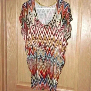 Pretty Young Thing top size M